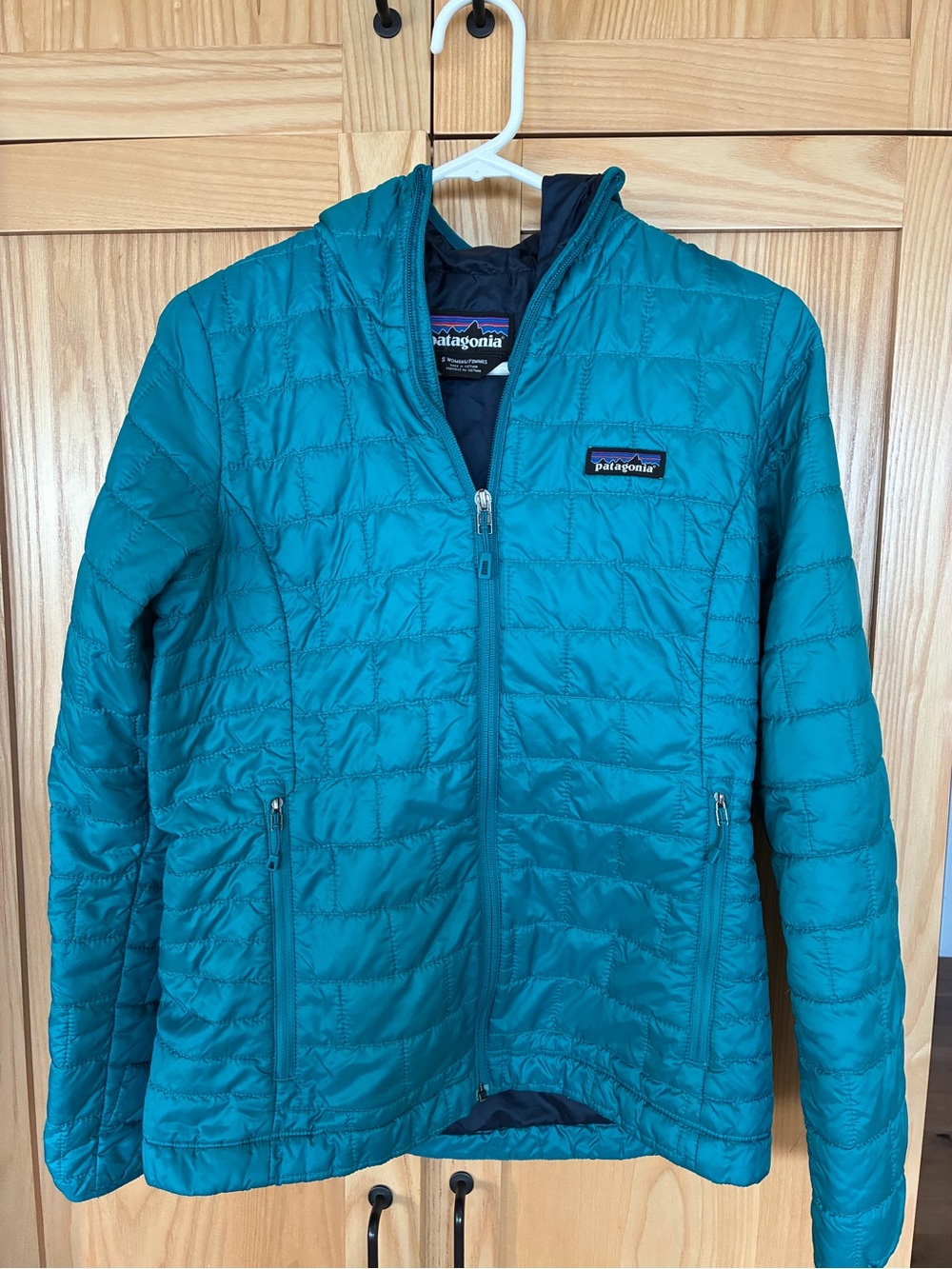 Patagonia Women's Hooded Teal Quilted Lightweight Puffer Jacket